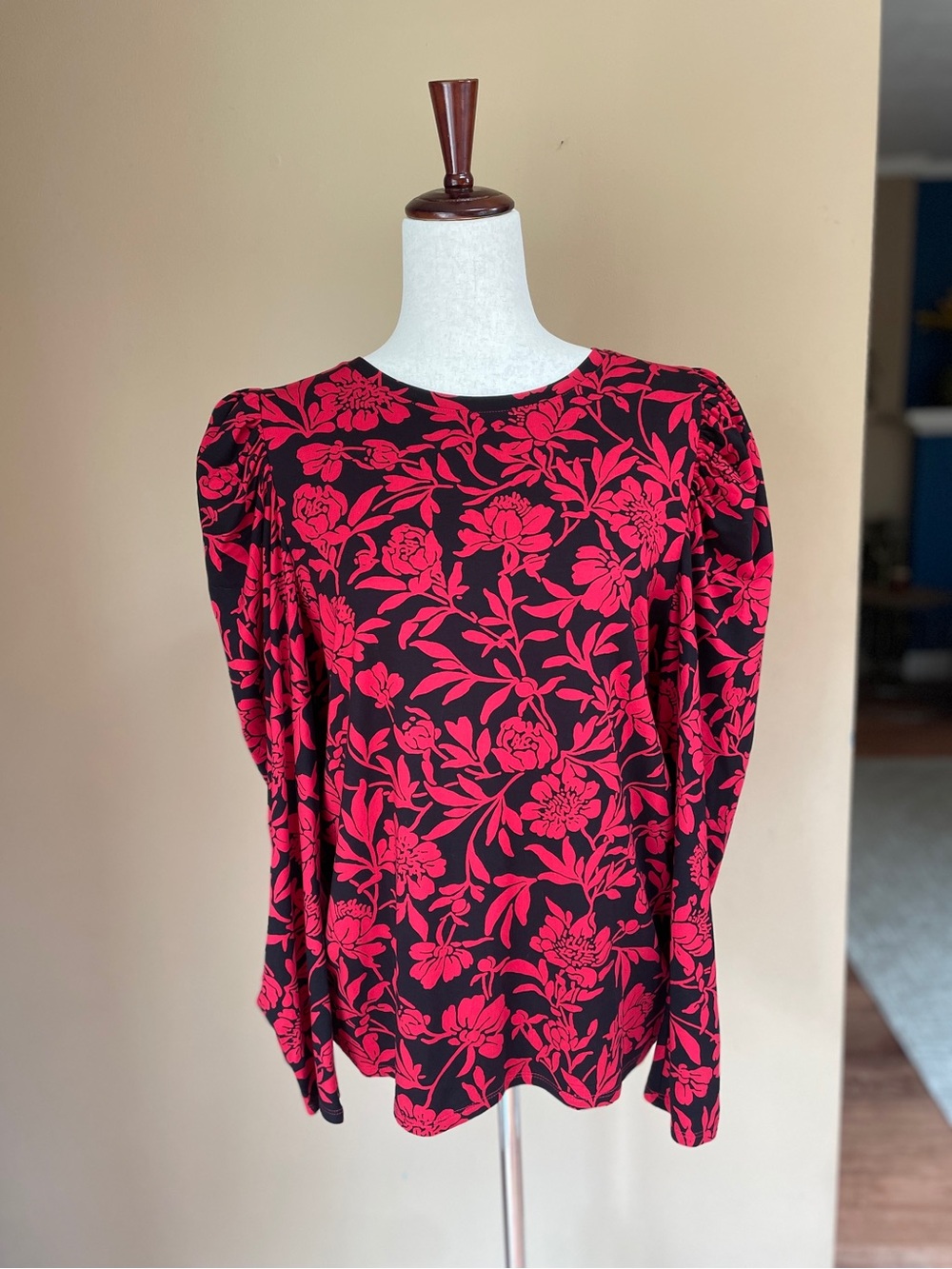 Chico’s Puff Sleeve Dark Floral Blouse Top Size Large Black Red Long Sleeve